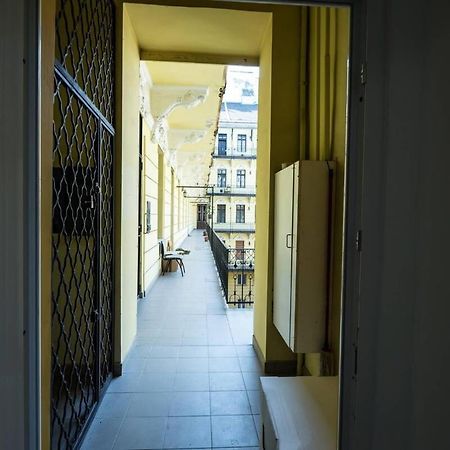 New A C Studio With View Of The Synagogue Budapest Bagian luar foto
